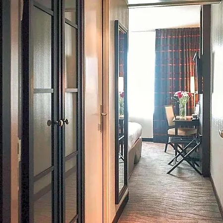 Mercure Centre Gare Отель