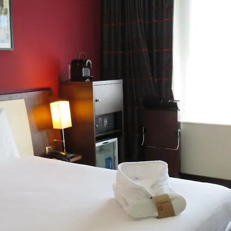 Mercure Centre Gare Otel 4*