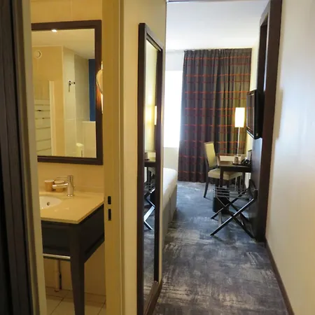 Mercure Centre Gare Hotel 4*