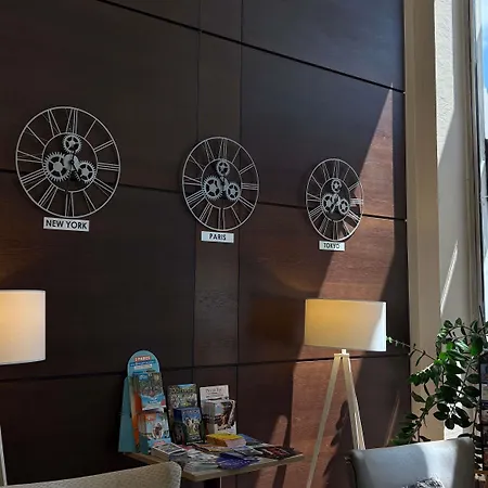 Mercure Centre Gare Otel 4*