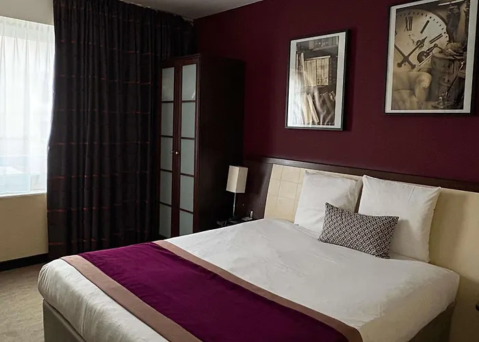 Mercure Centre Gare Hotel 4*